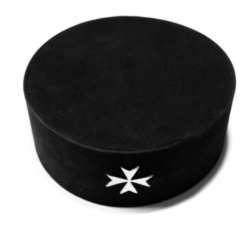 Cap Knights of Malta, Ridder